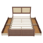 Letto a Piattaforma Contenitore in Legno con 4 Cassetti e Testiera in Rattan