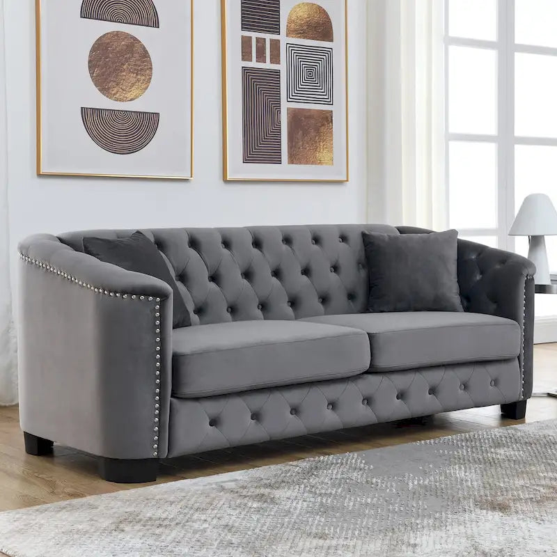Divano a 3 posti Chester in velluto con bottoni capitonné da 195 cm – Beige / Grigio / Nero, con borchie decorative