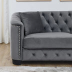 Divano a 3 posti Chester in velluto con bottoni capitonné da 195 cm – Beige / Grigio / Nero, con borchie decorative