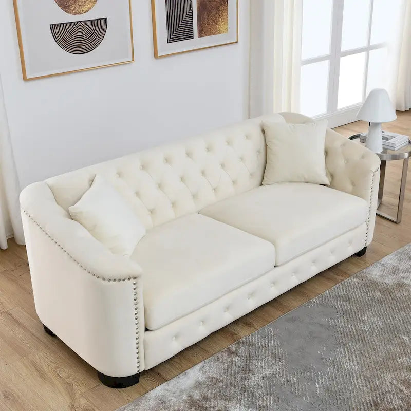 Divano a 3 posti Chester in velluto con bottoni capitonné da 195 cm – Beige / Grigio / Nero, con borchie decorative