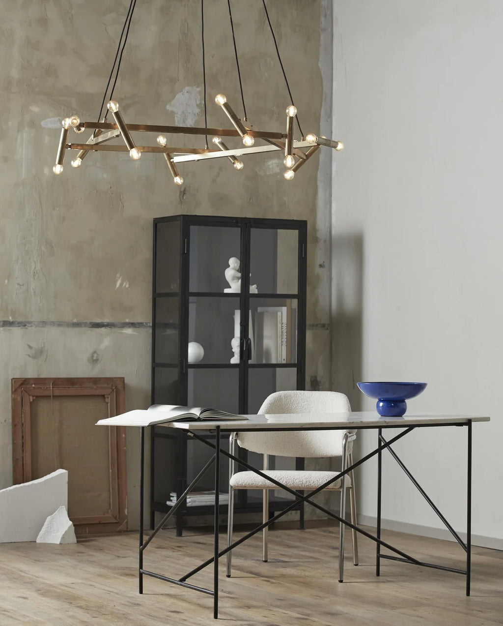 Scrivania con piano in marmo, 70 x 142 cm