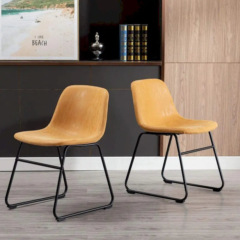 Sedia da Pranzo Senza Braccioli in Similpelle Color Cuoio, Gambe in Metallo Nero, Set da 2