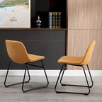 Sedia da Pranzo Senza Braccioli in Similpelle Color Cuoio, Gambe in Metallo Nero, Set da 2