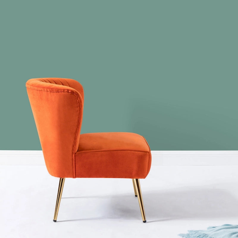 Poltroncina senza braccioli in velluto viola, schienale capitonné, gambe dorate, singolo
