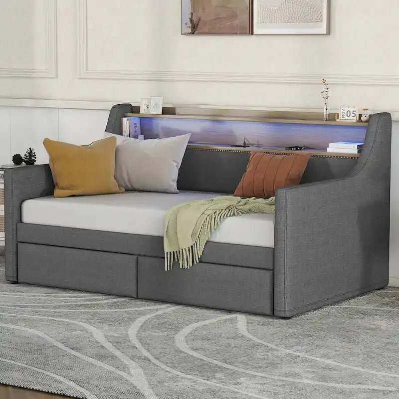 Letto Divano a Una Piazza Imbottito in Similpelle Bianca / Beige / Grigia – Cassetto Contenitore, Stazione di Ricarica e Luci a LED
